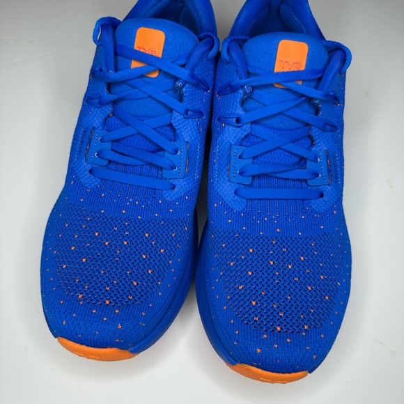 TYR Royal Blue Athletic Shoes with Sleek Design - Picture 4 of 4